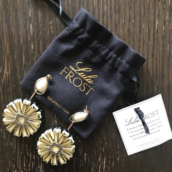 🆕 LULU FROST Gold, Brass and Resin Earrings ✨ - Picture 2 of 2